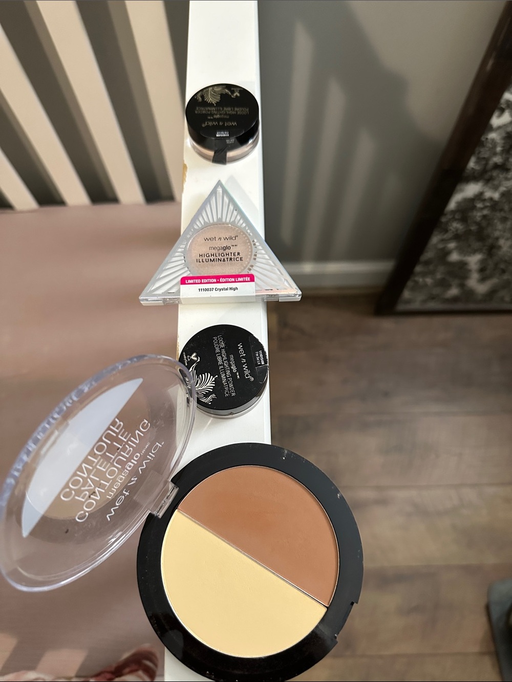 wet n wild Contouring Palette & Highlight Compacts - Beige, Taupe, Pink